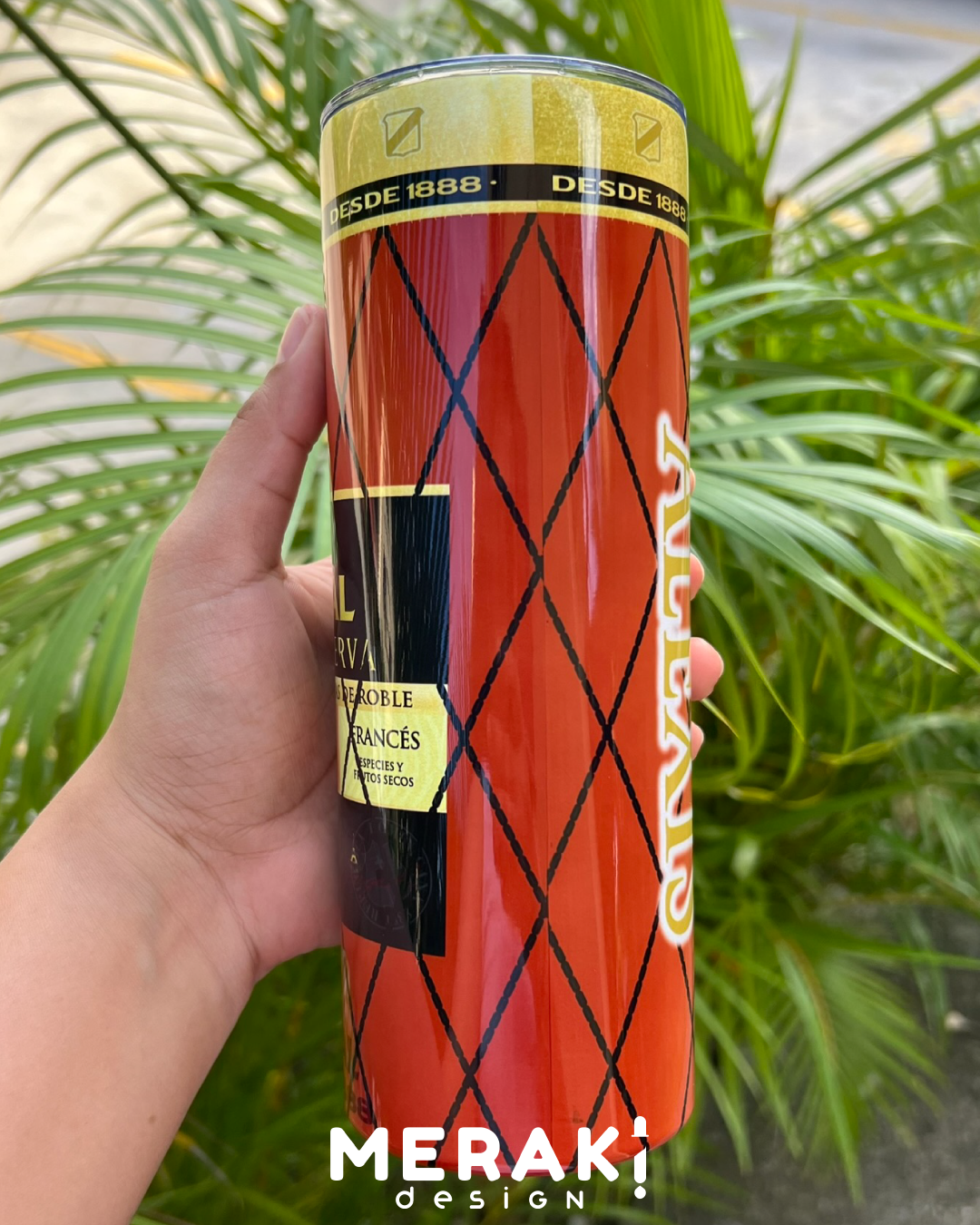 🥃✨ La excelencia del ron dominicano, ahora en tu termo favorito ✨🥃