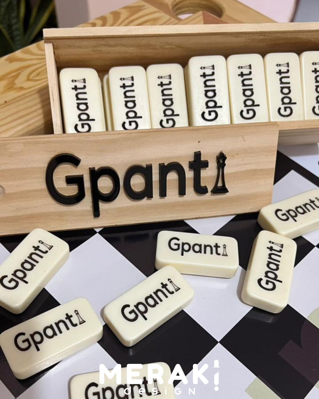 ♠️🎲 ¡El juego se disfruta más cuando es personal! 🎲♠️