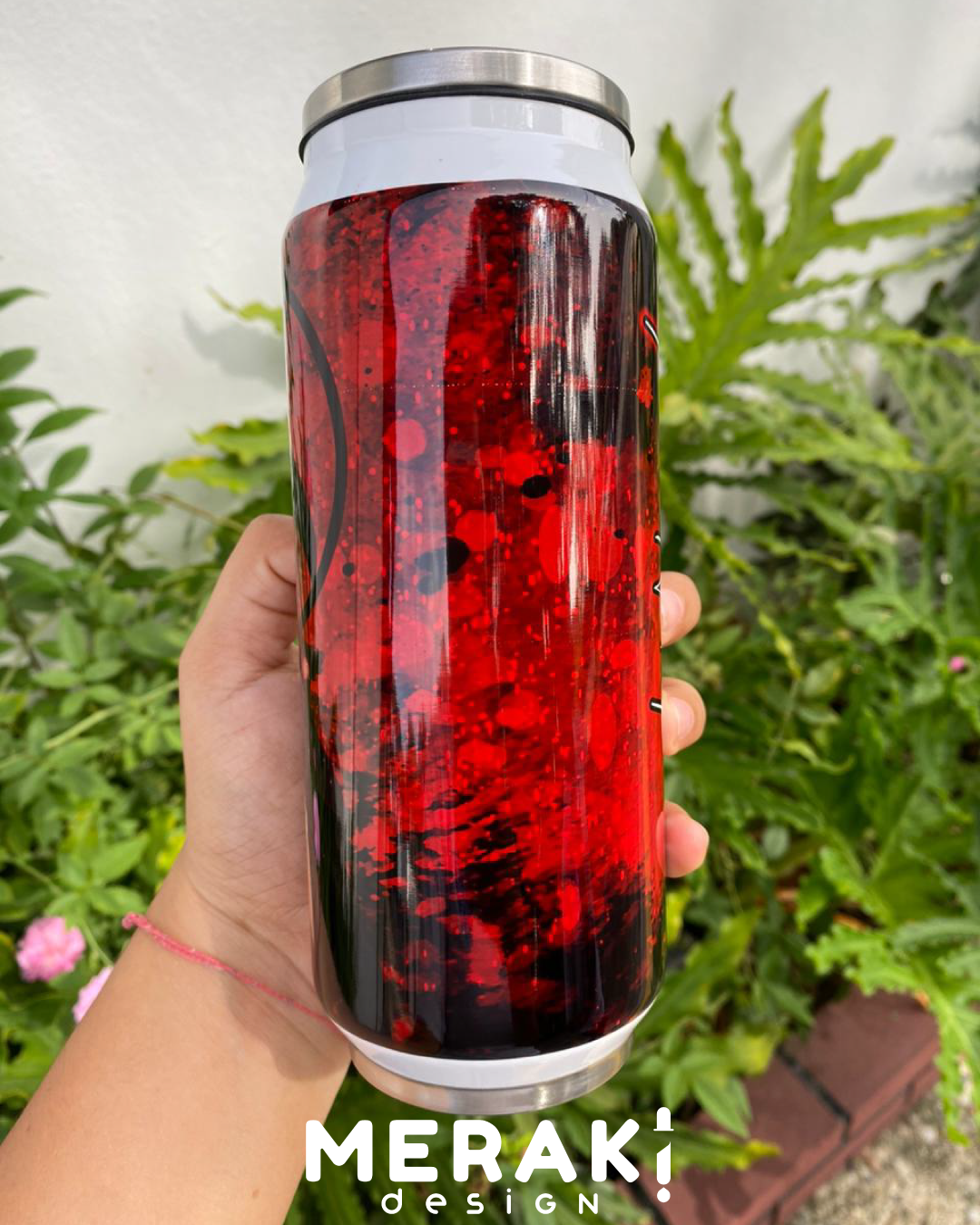 🔥 Vaso Térmico Cola Cam 17oz – Diseño ÉPICO de Itachi Uchiha 🔥