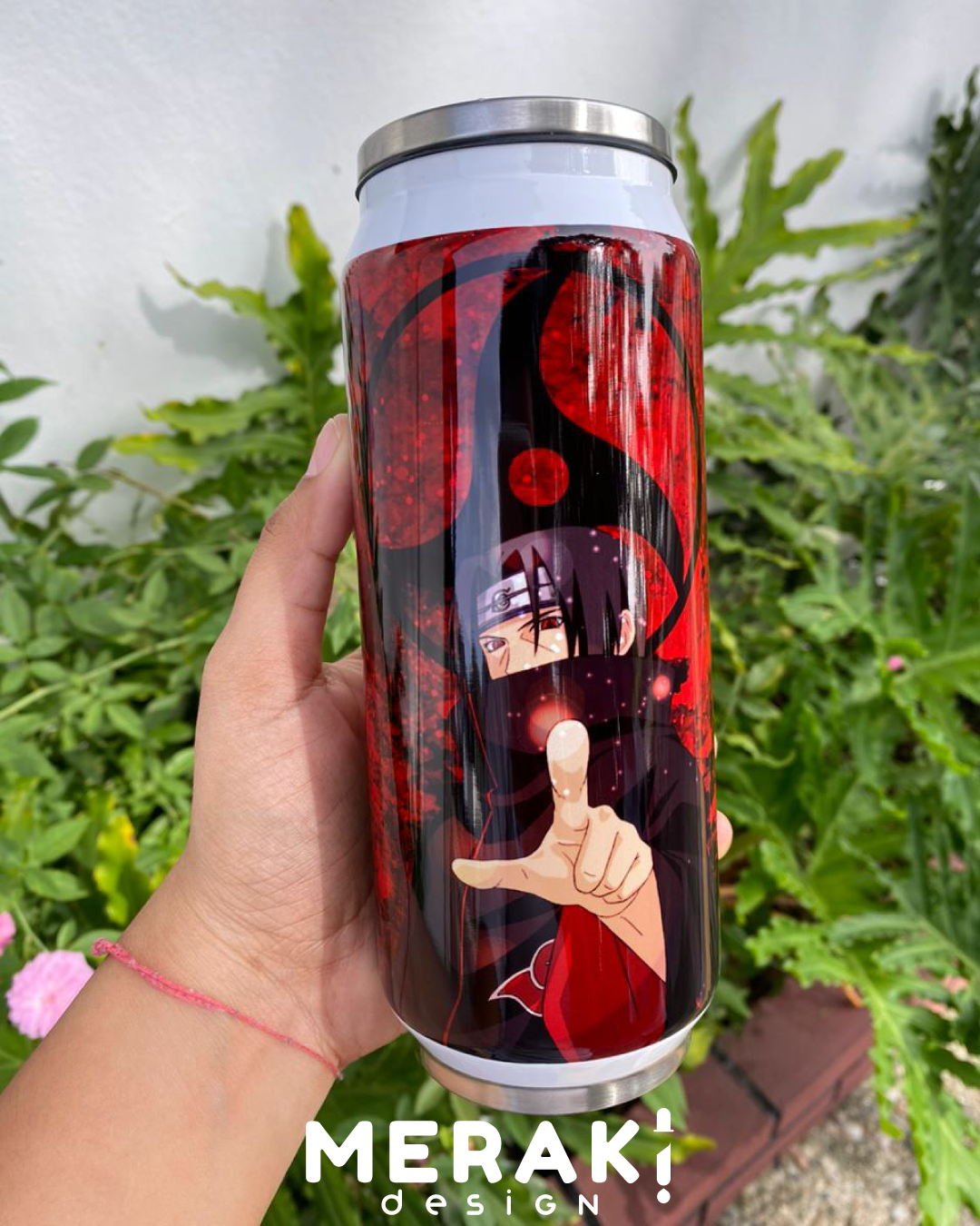 🔥 Vaso Térmico Cola Cam 17oz – Diseño ÉPICO de Itachi Uchiha 🔥